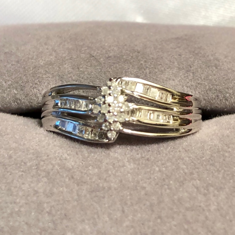 Genuine Diamond Ring. 0.25 cts - Picture 2 of 8
